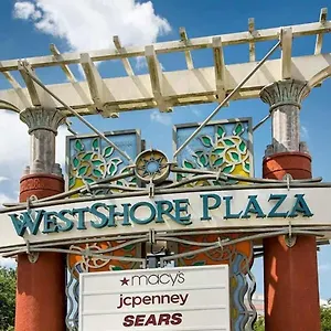 Apartment Designed And Well Located Chic 1br With Parking, Tampa